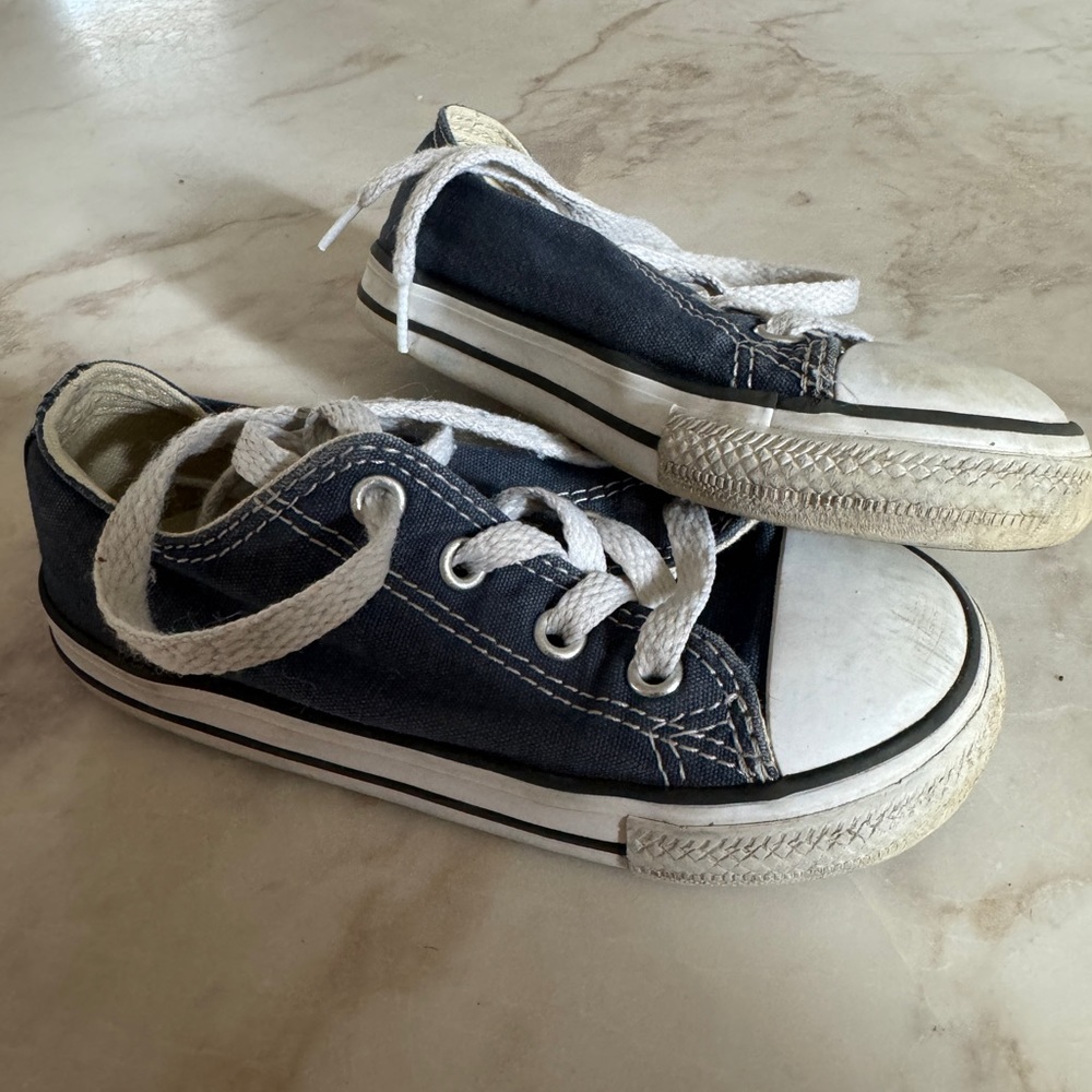 Converse Chuck Taylor all star sneakers toddler size 8